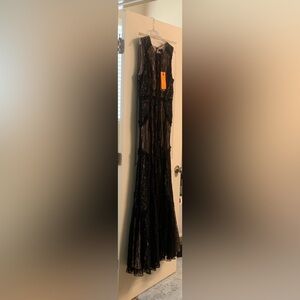 Long black lace dress! Stunning! Size Large! Lined! Elegant!